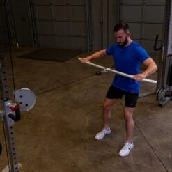Body Solid Body-Solid Aluminum Lat Bar 11 Body Solid Body-Solid Aluminum Lat Bar -Fitness Store Body SolidAluminumLatBarExercise2