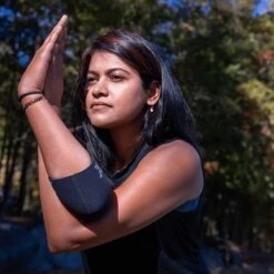 Body Helix Elbow Support Brace 7 Body Helix Elbow Support Brace -Fitness Store BodyHelixElbowSupportBraceAthlete