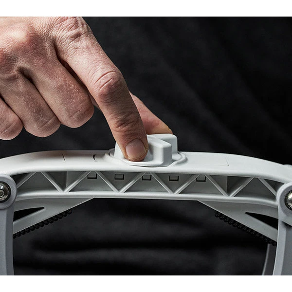 ROLL Recovery R8 Plus Muscle Roller 6 ROLL Recovery R8 Plus Muscle Roller - Image 6