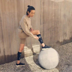 Theragun Therabody RecoveryPulse Calf Compression Sleeve -Fitness Store therabody recovery pulse calf 4